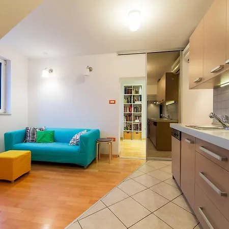 Miss. Monroe Apartment *